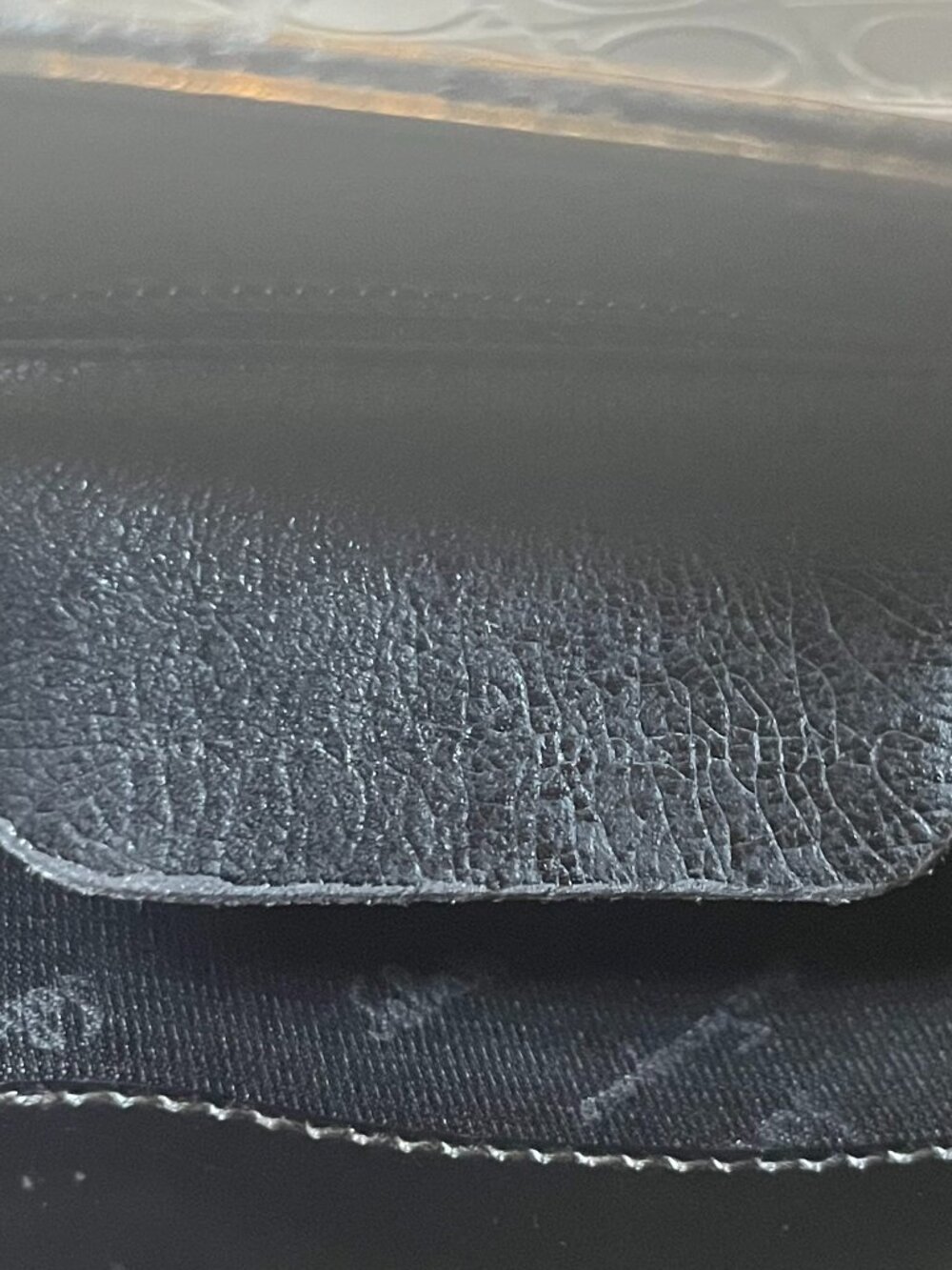 Ferragamo Gancini Embossed Black Leather Shoulder Bag AU-21 1796 - Picture 14 of 16